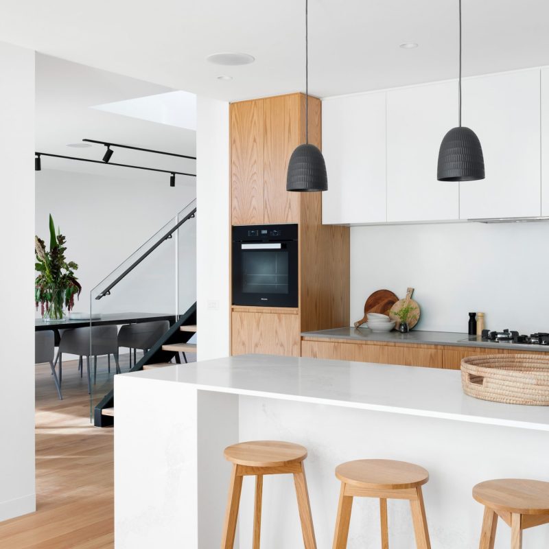 r-architecture-CCjAPxoQWgQ-unsplash